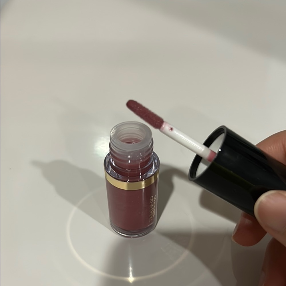 NWT Laura Geller Treat-N-Go Tinted Lip Oil in First Place (Magenta Pink) 3.8mL - Picture 12 of 14